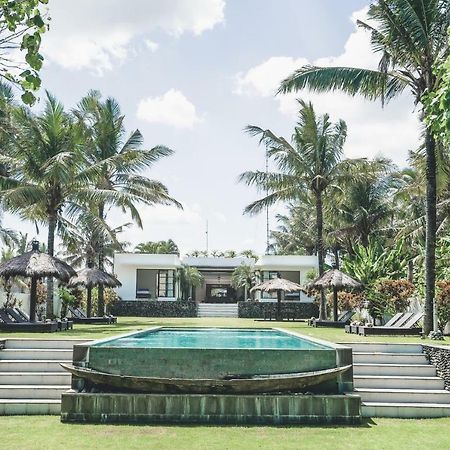 Pantai Hitam Villa Selemadeg エクステリア 写真
